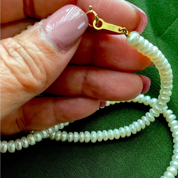 18K Pendant Wrap in Akoya pearls Closure 18k Authenticity Guaranteed - Picture 3 of 5